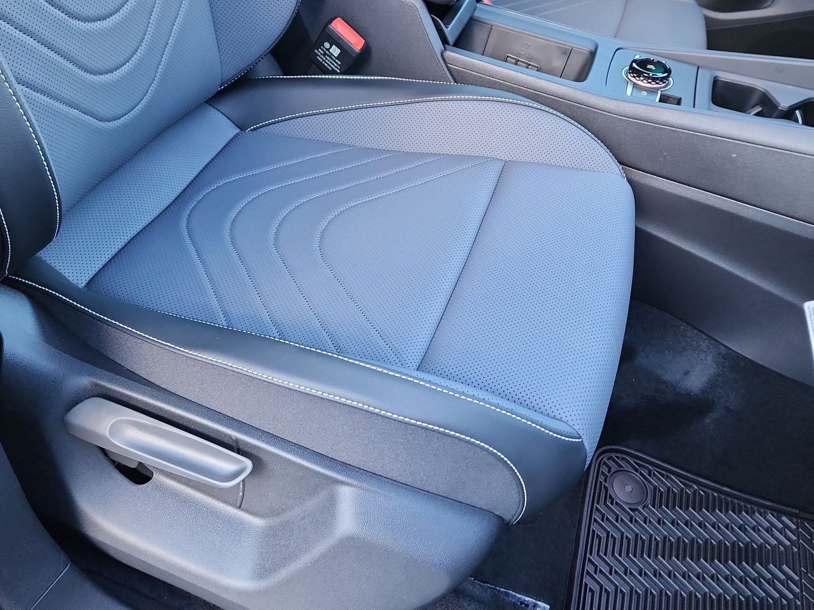 2026 Volkswagen Tiguan SE - Photo 17