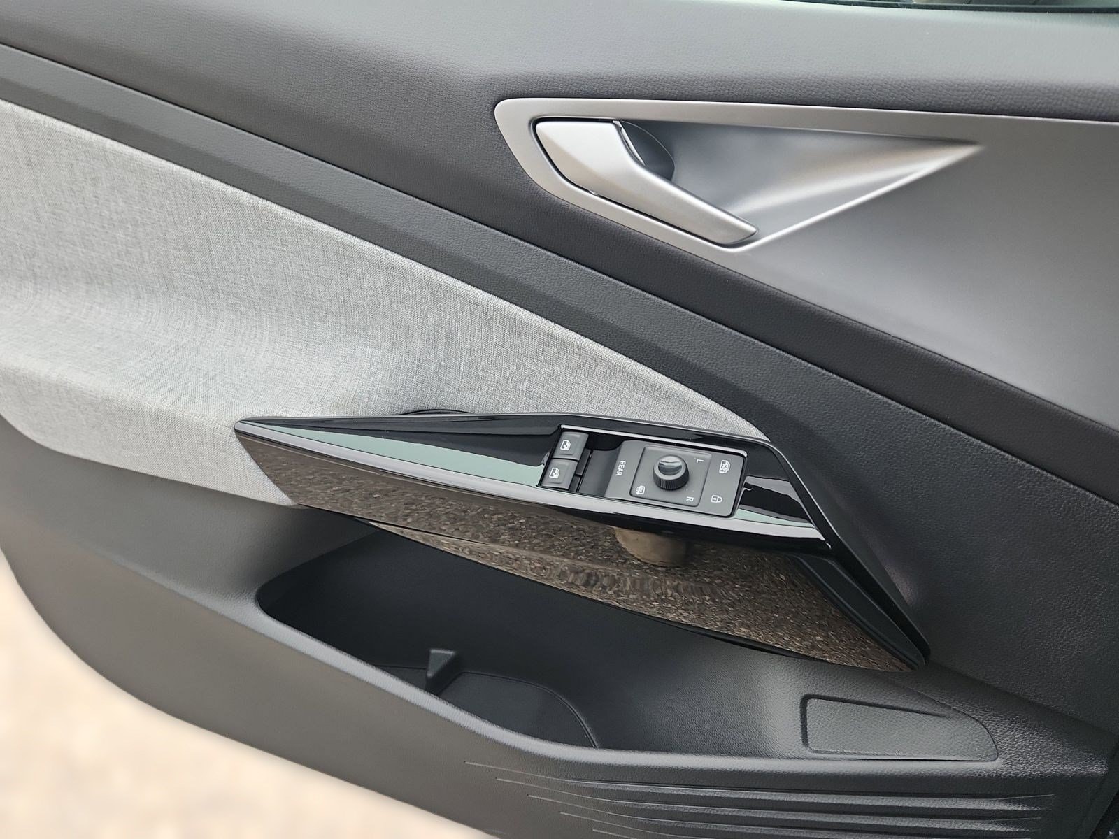 2026 Volkswagen ID.4 PRO - Photo 6