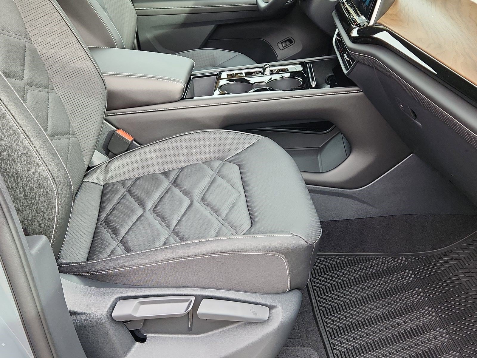 2026 Volkswagen Atlas SE w/Tech - Photo 19