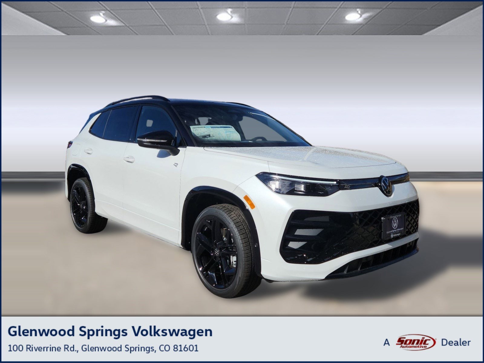 2026 Volkswagen Tiguan SE R-LINE BLACK's photo