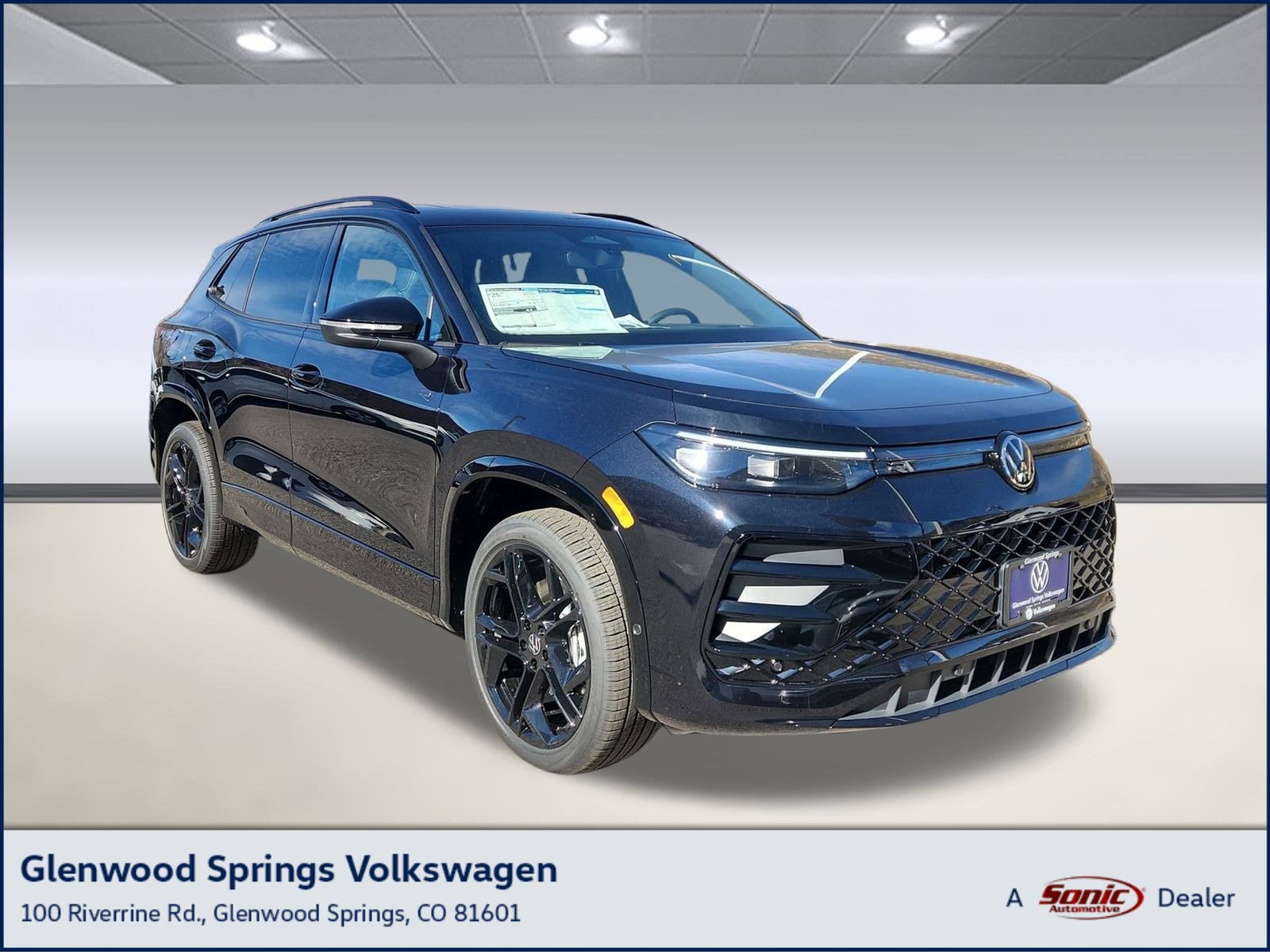 2026 Volkswagen Tiguan SE R-LINE BLACK's photo