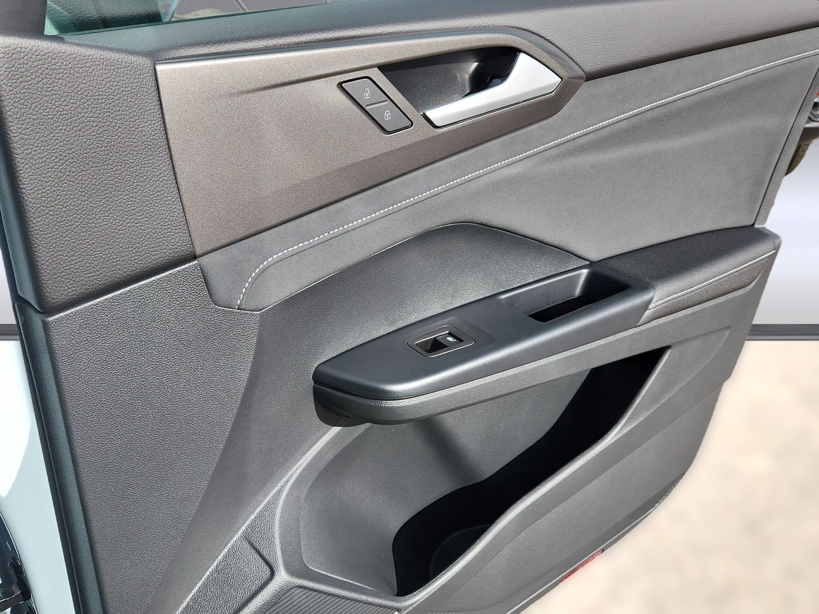 2026 Volkswagen Taos SE Black - Photo 18