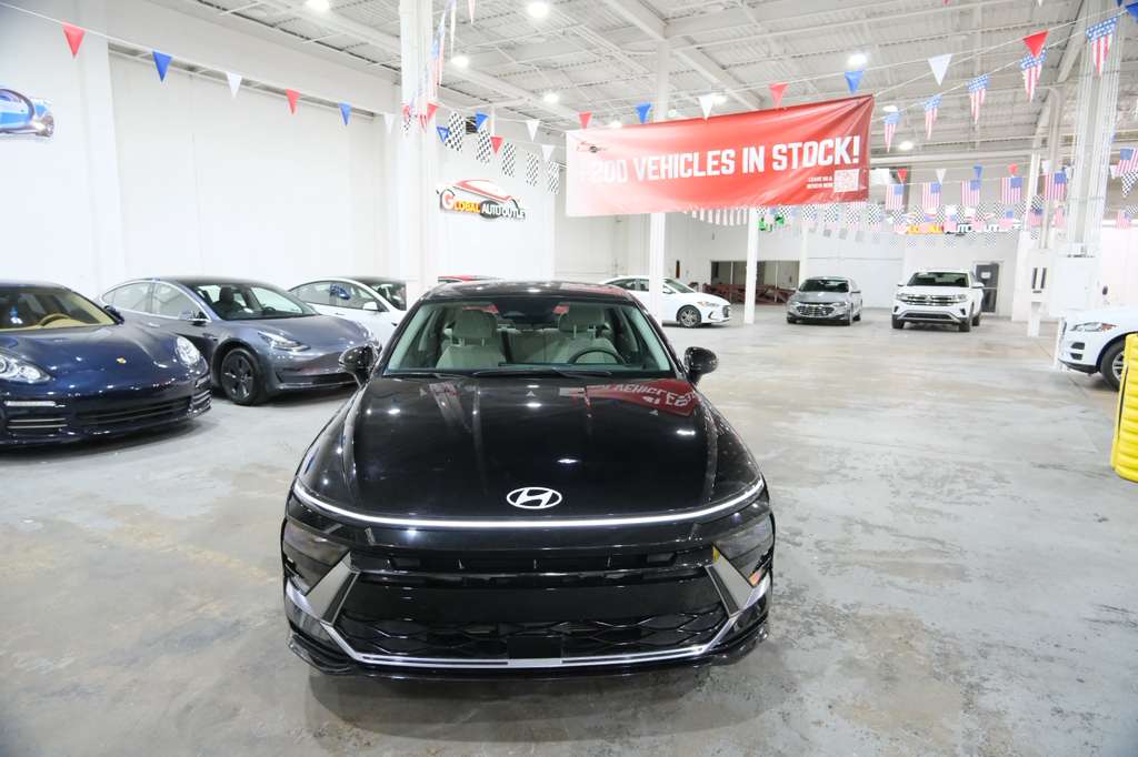 2024 Hyundai Sonata SEL photo 2