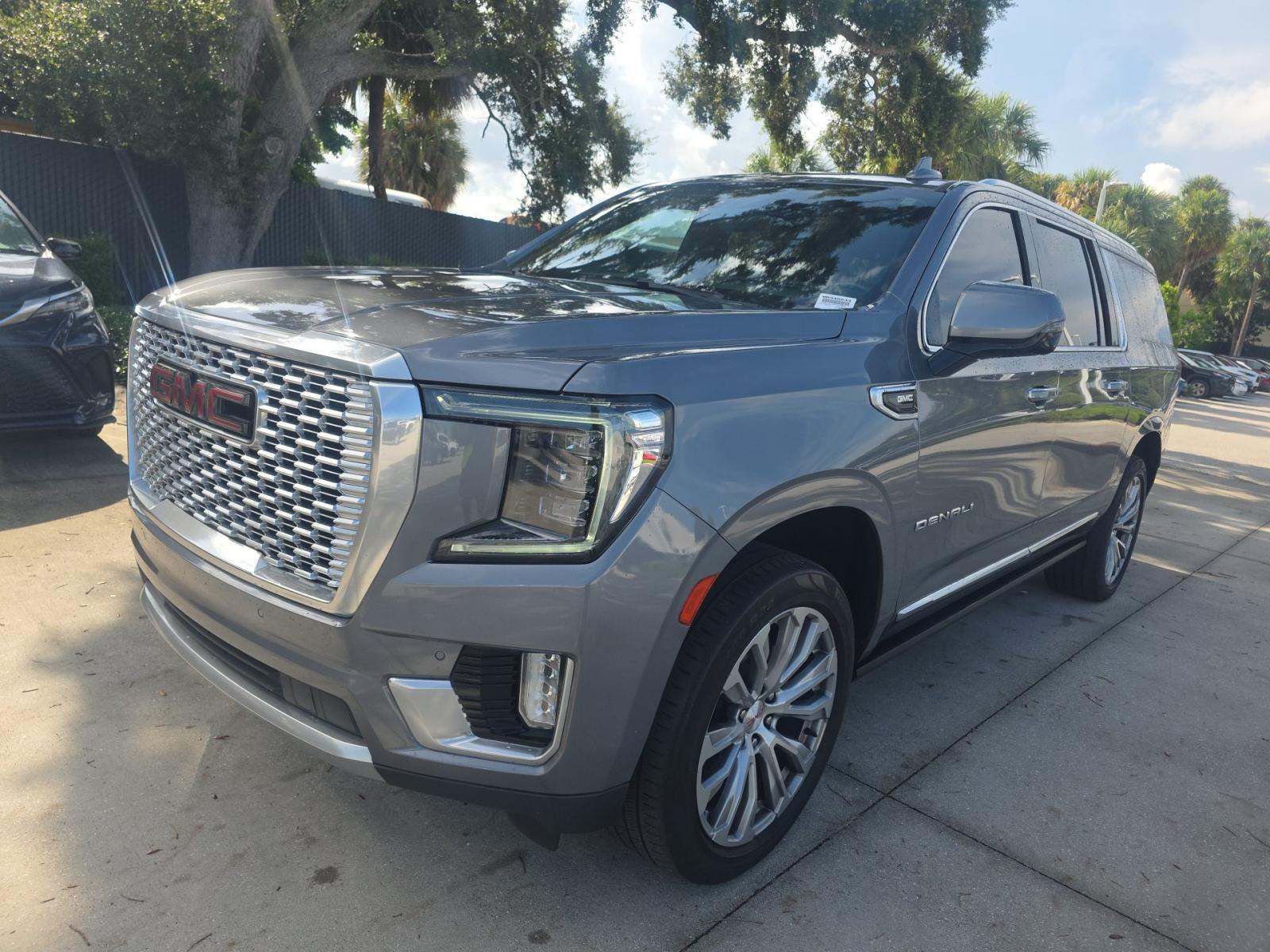 Gray 2021 GMC Yukon XL SUV / Crossover 4X2 Automatic