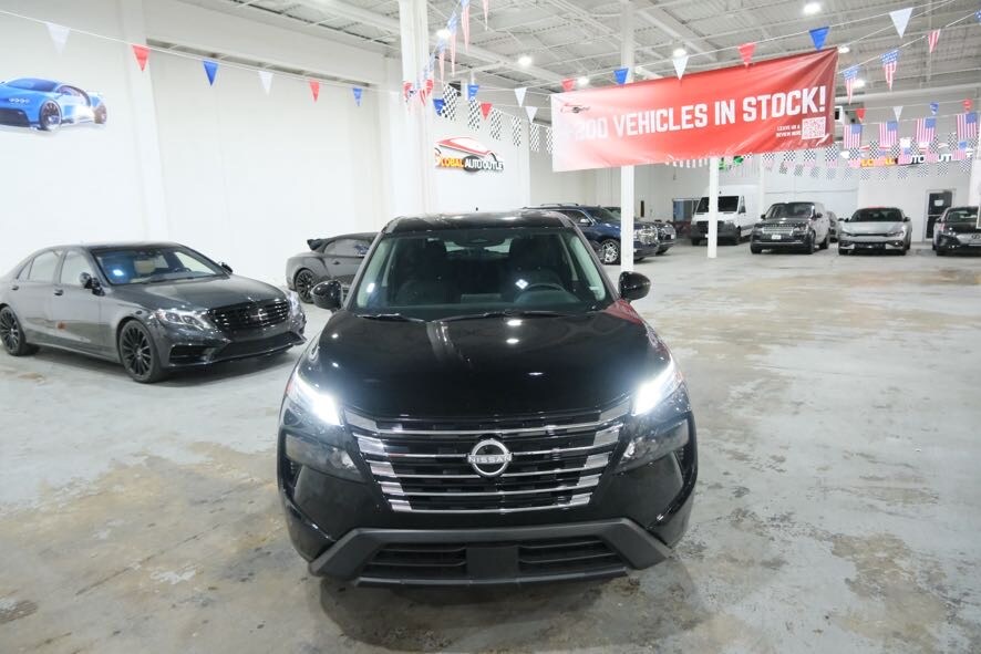 2025 Nissan Rogue SV photo 3