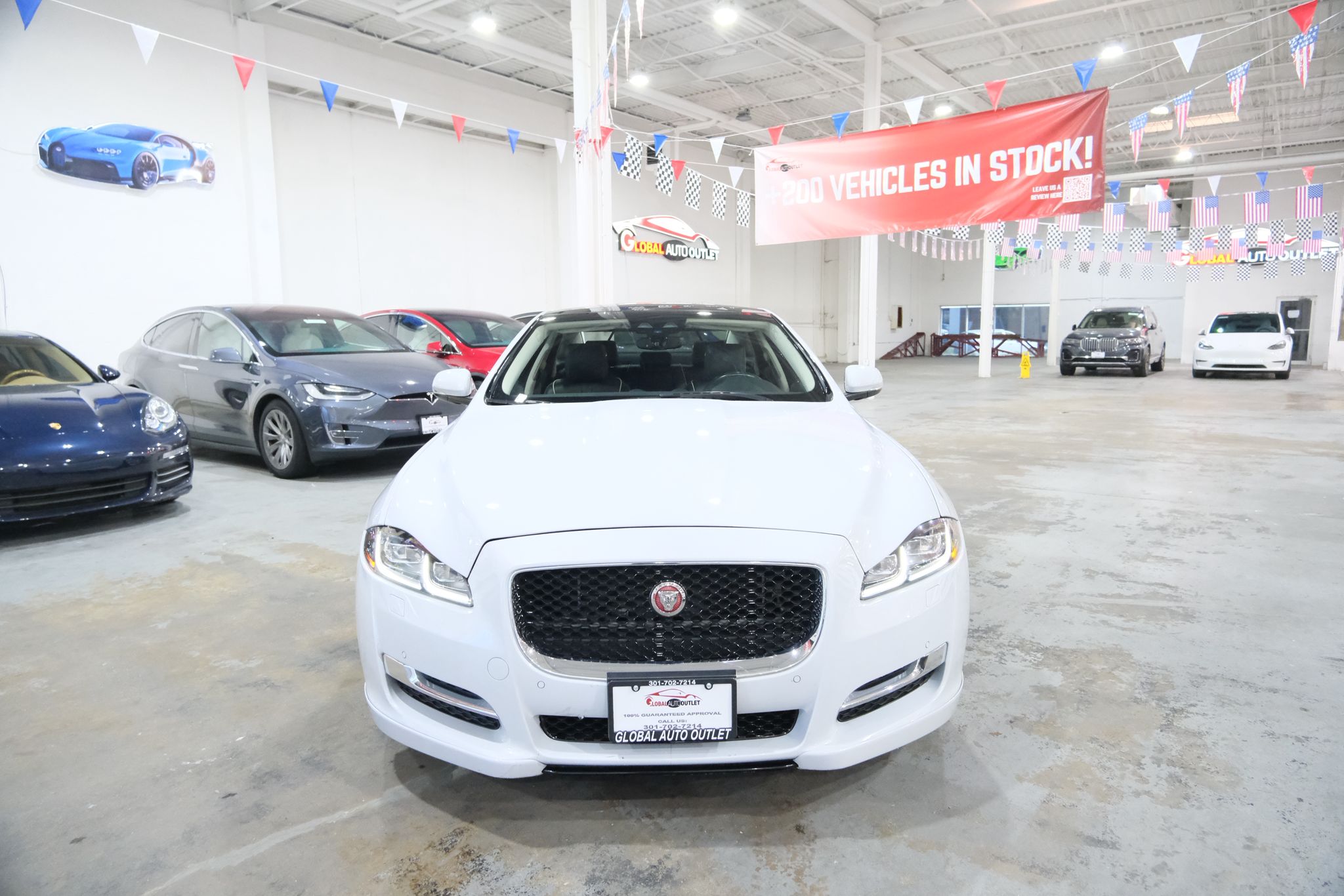2019 Jaguar XJ R-Sport photo 2