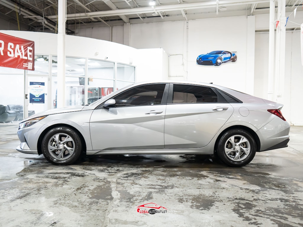 Used 2021 Hyundai Elantra SE Sedan