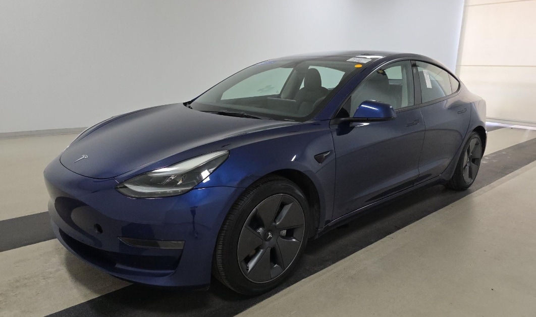 2023 Tesla Model 3 -'s photo