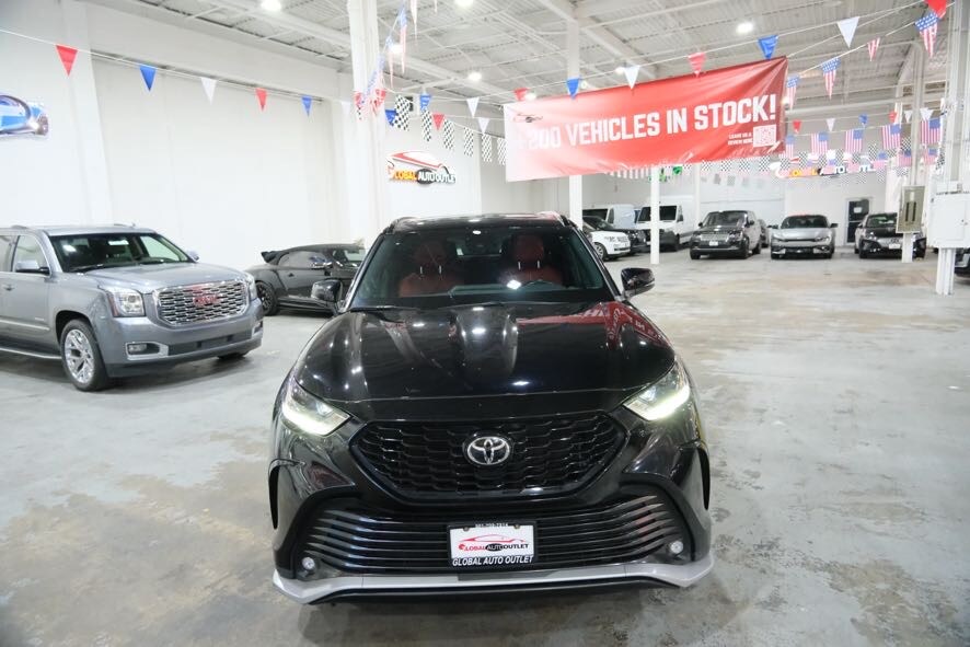 2021 Toyota Highlander XSE photo 3