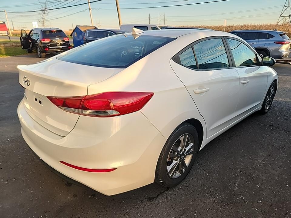2018 Hyundai Elantra SEL photo 3