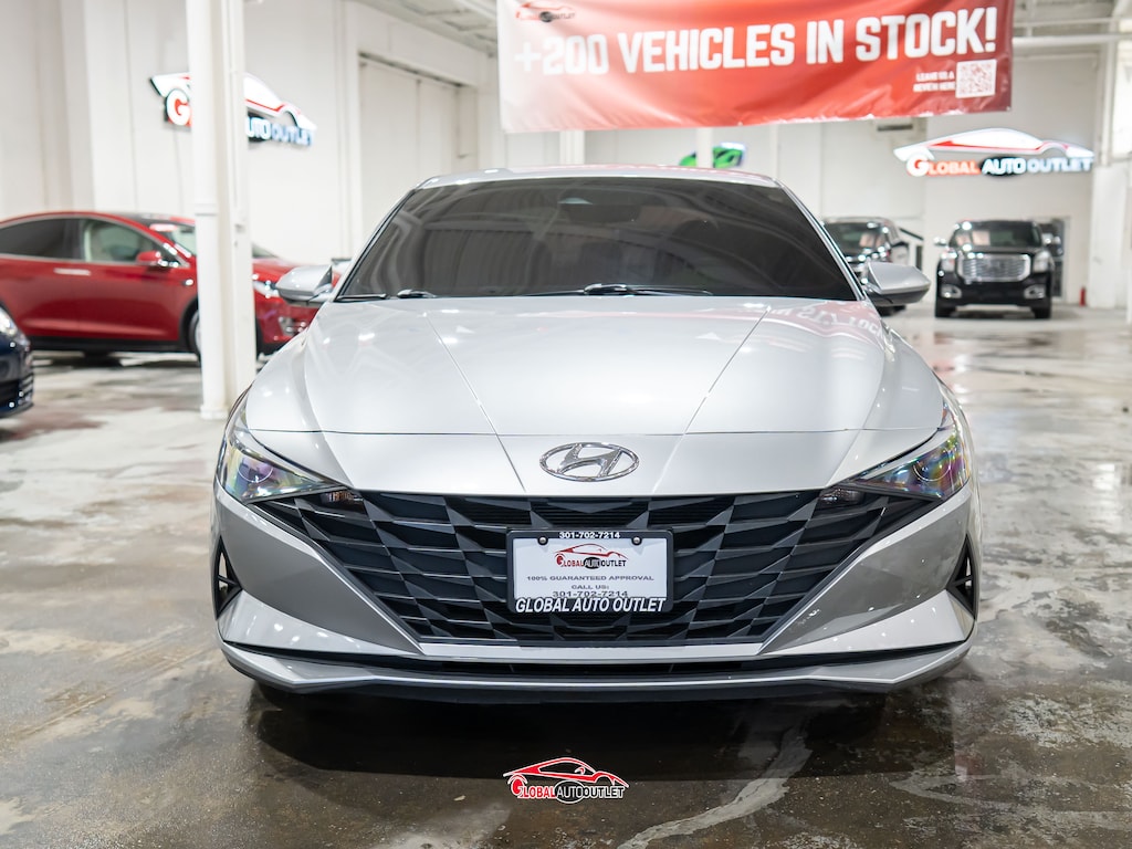 Used 2021 Hyundai Elantra SE Sedan
