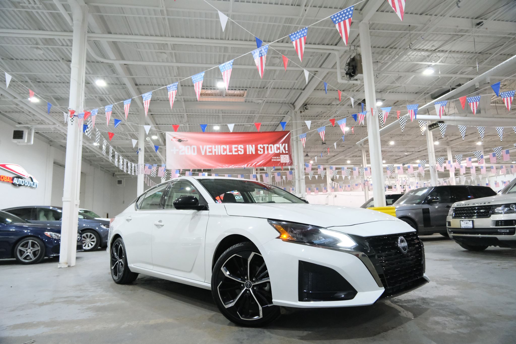 2024 Nissan Altima 2.5 SR photo 2