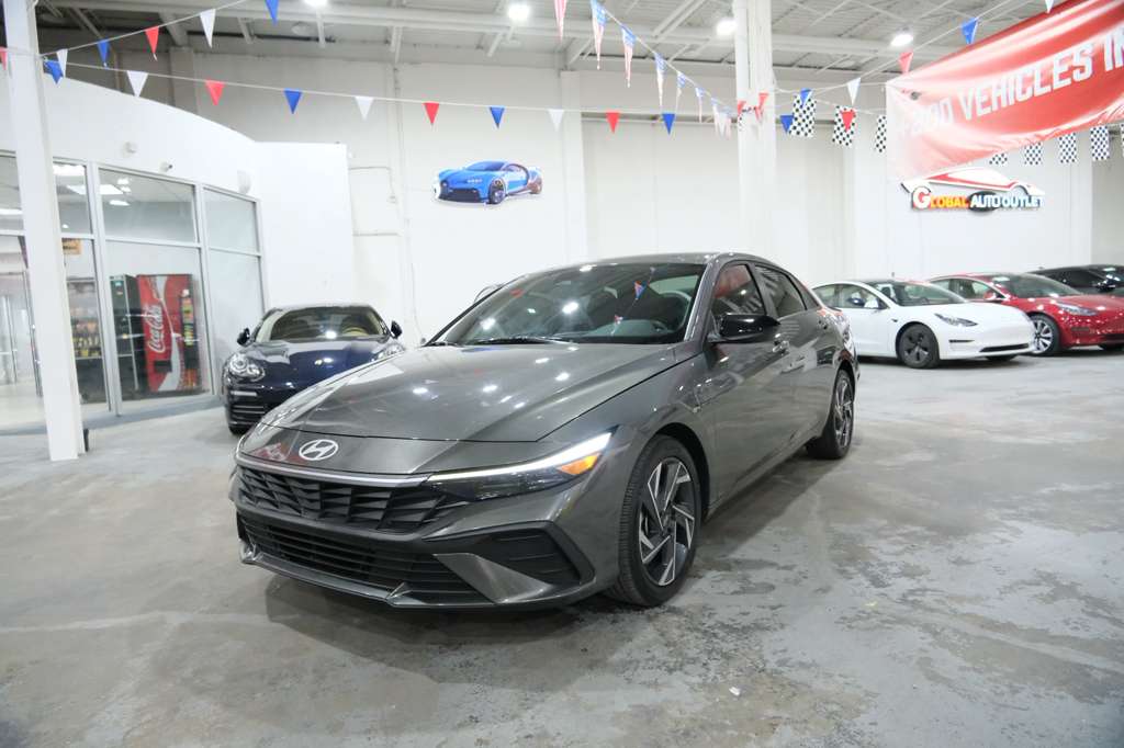 2025 Hyundai Elantra SEL Sport photo 4