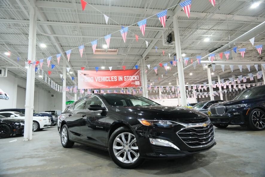 2024 Chevrolet Malibu 1LT photo 2
