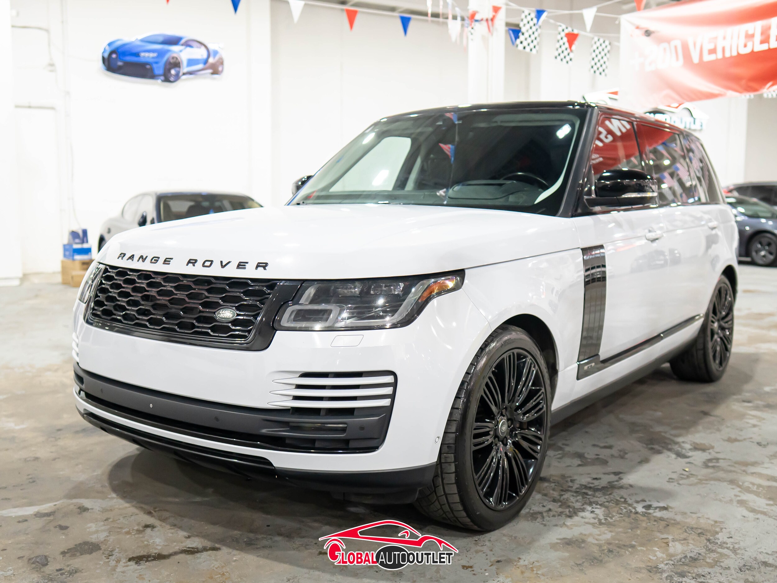 2018 Land Rover Range Rover Supercharged LWB photo 2