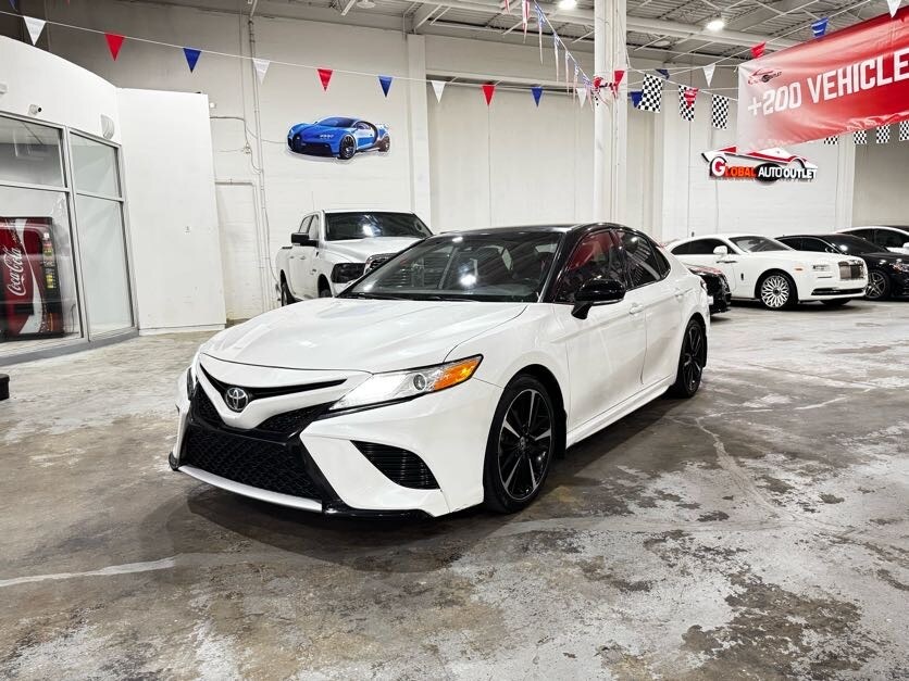 2020 Toyota Camry XSE photo 4