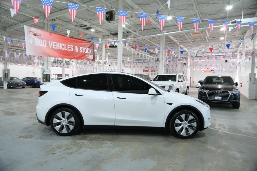 2021 Tesla Model Y Standard Range - Photo 14