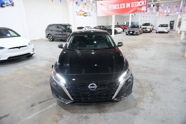2025 Nissan Altima SV photo 3