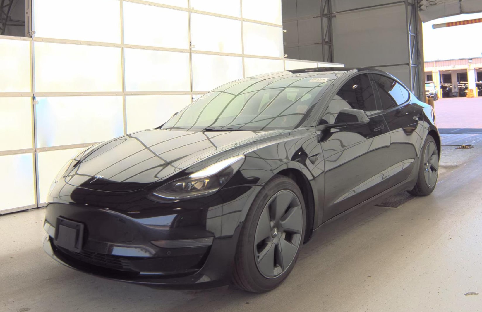 2021 Tesla Model 3 Standard Range Plus's photo
