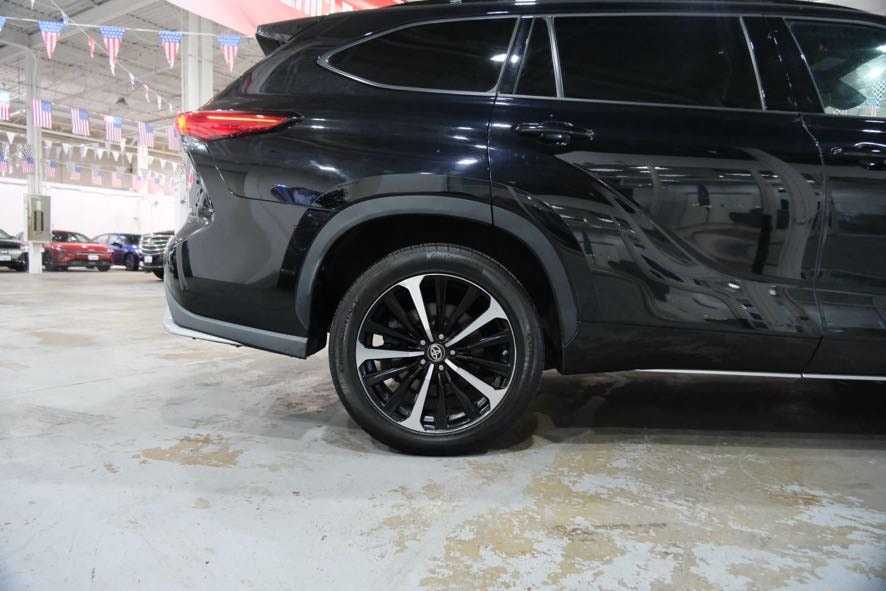 2021 Toyota Highlander XSE - Photo 13