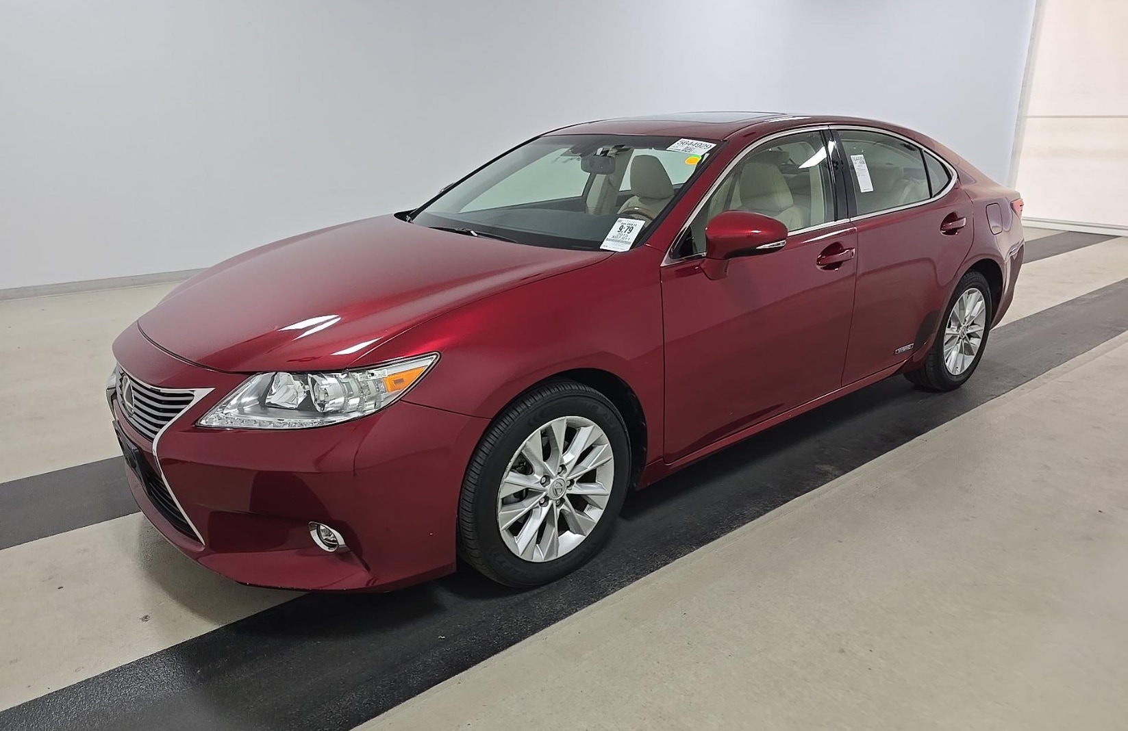 2015 Lexus ES Hybrid FWD photo