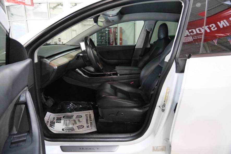 2021 Tesla Model Y Standard Range - Photo 17