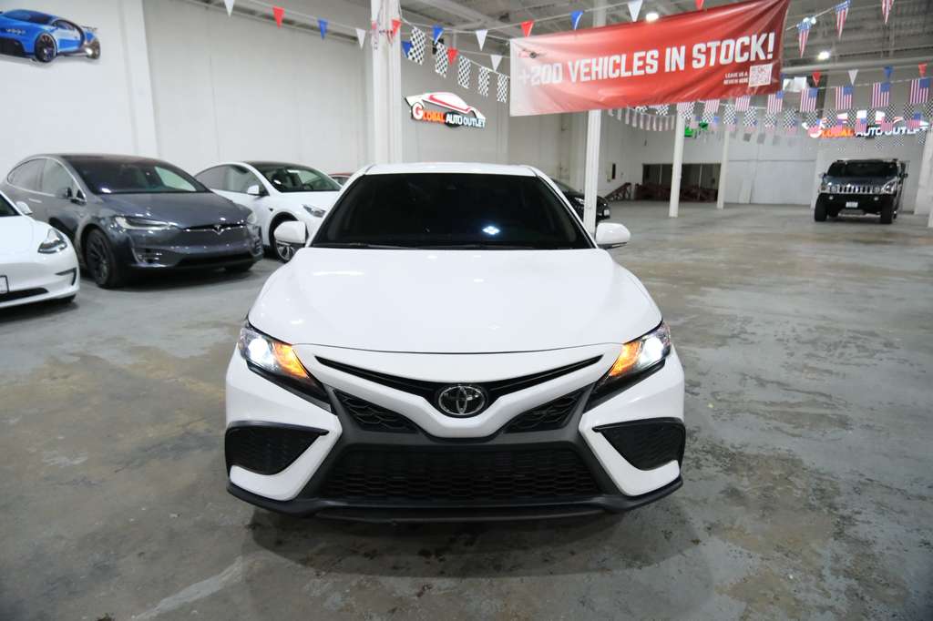 2023 Toyota Camry SE photo 3