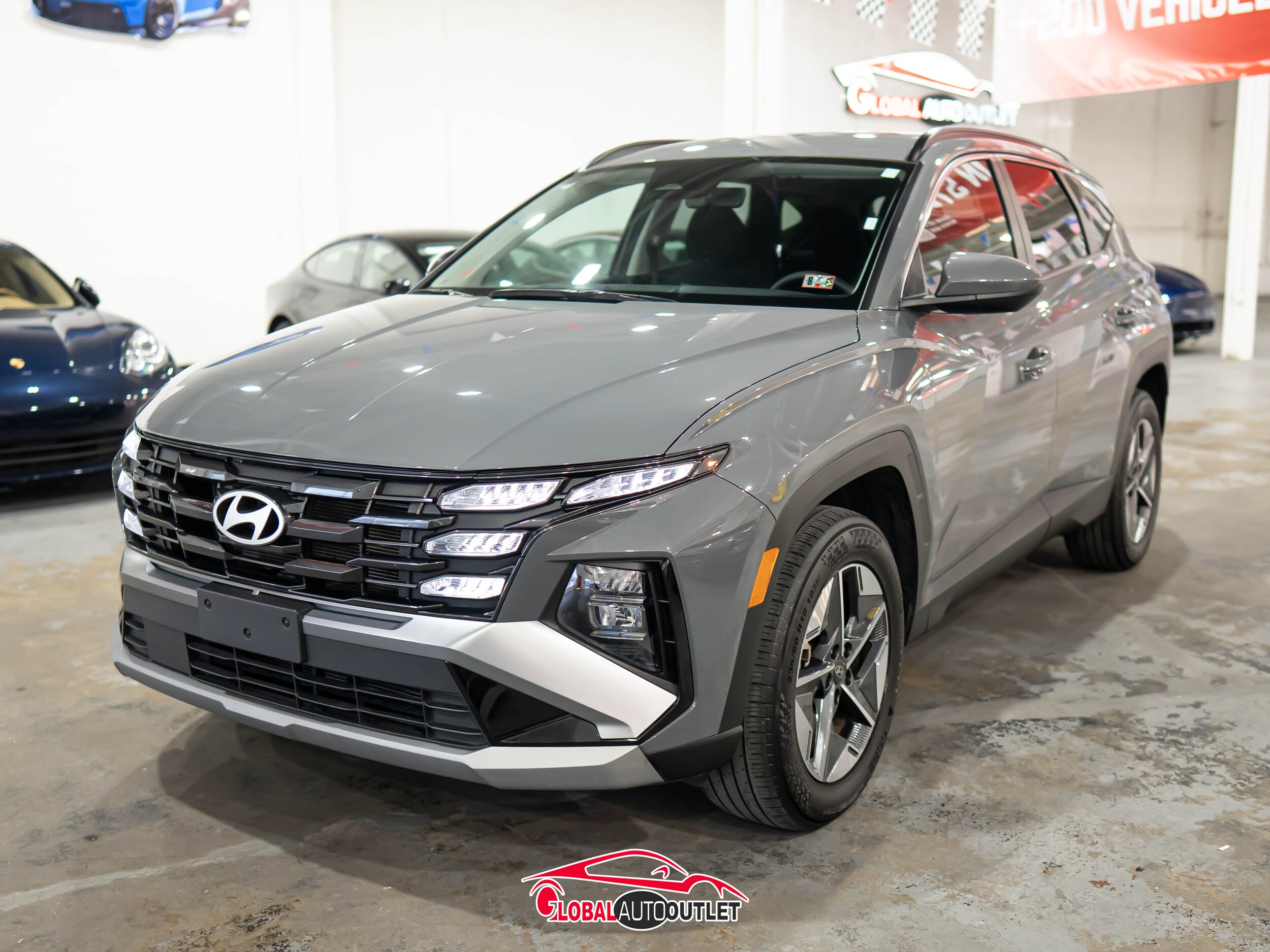 2025 Hyundai Tucson SEL photo 2