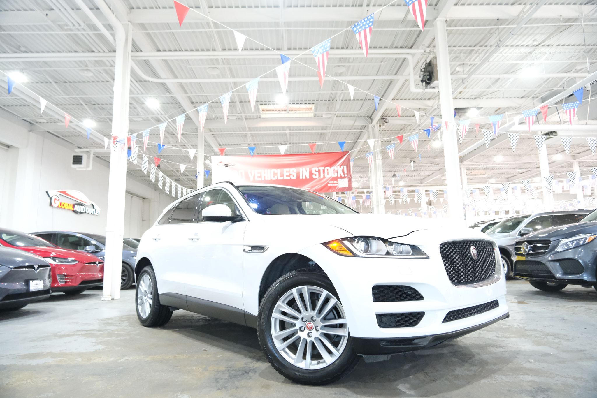 2018 Jaguar F-PACE Prestige photo 4