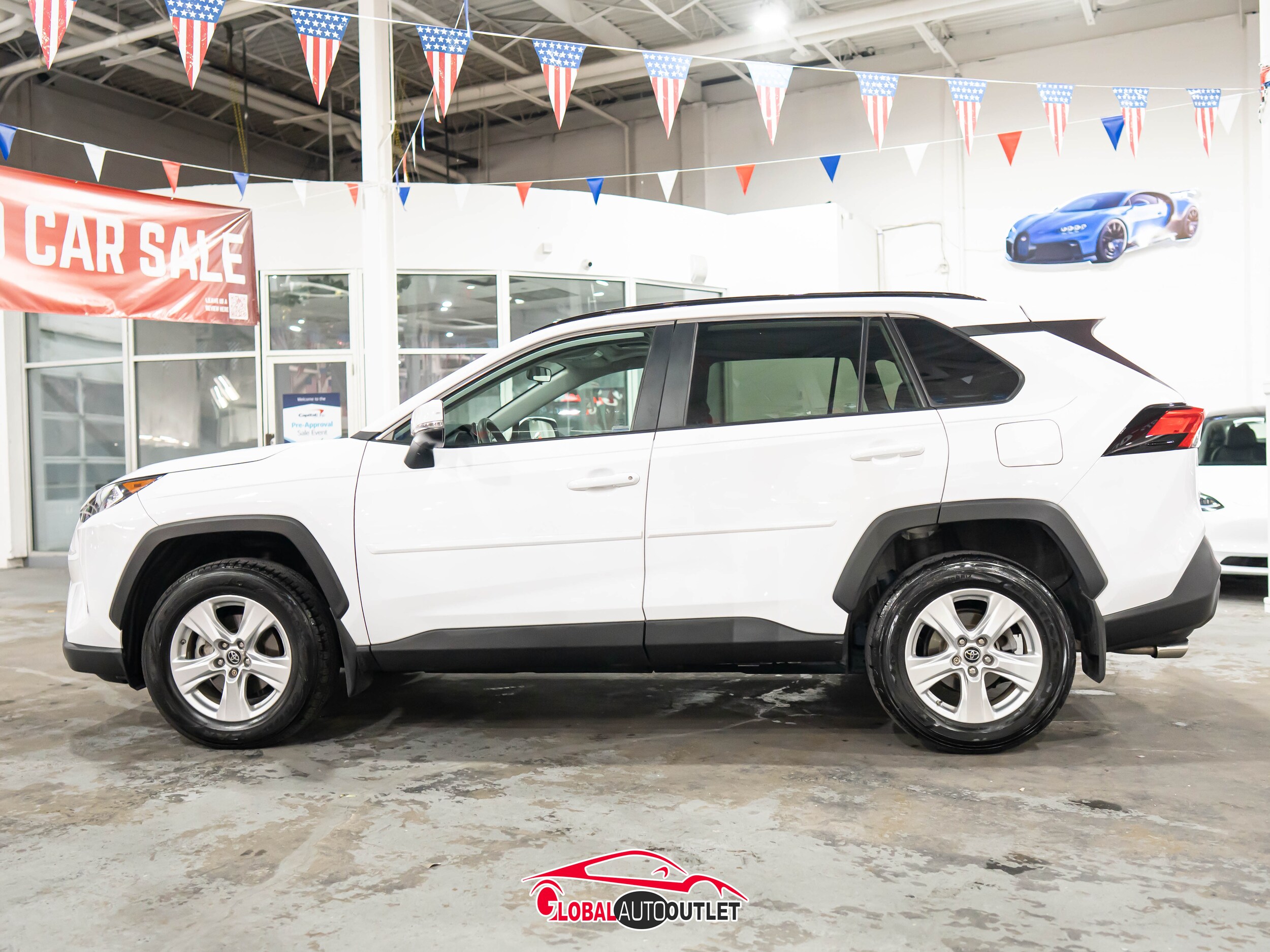 2019 Toyota RAV4 XLE Premium photo 2