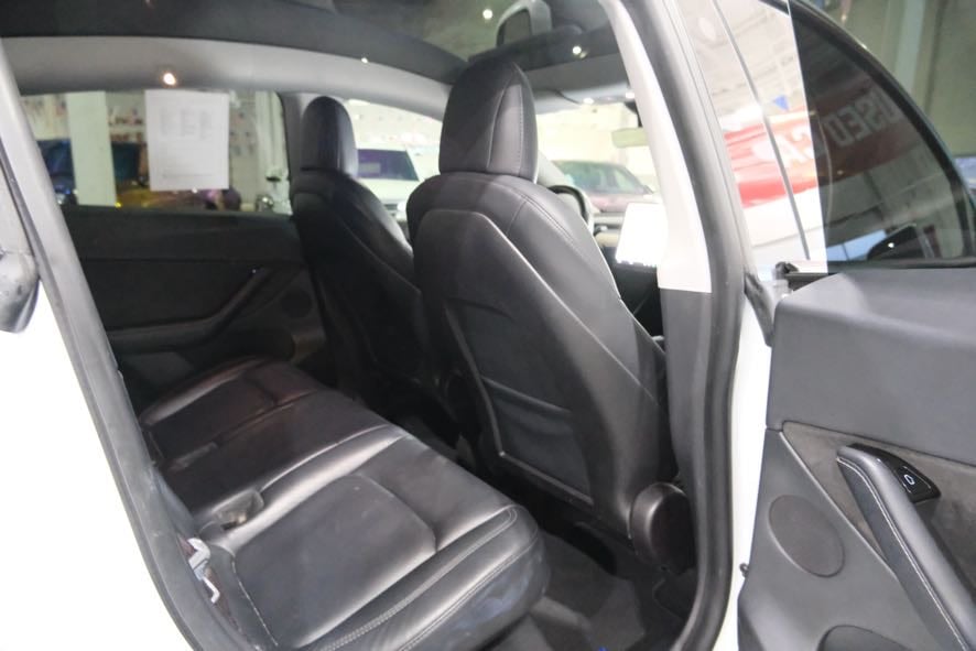 2021 Tesla Model Y Standard Range - Photo 23