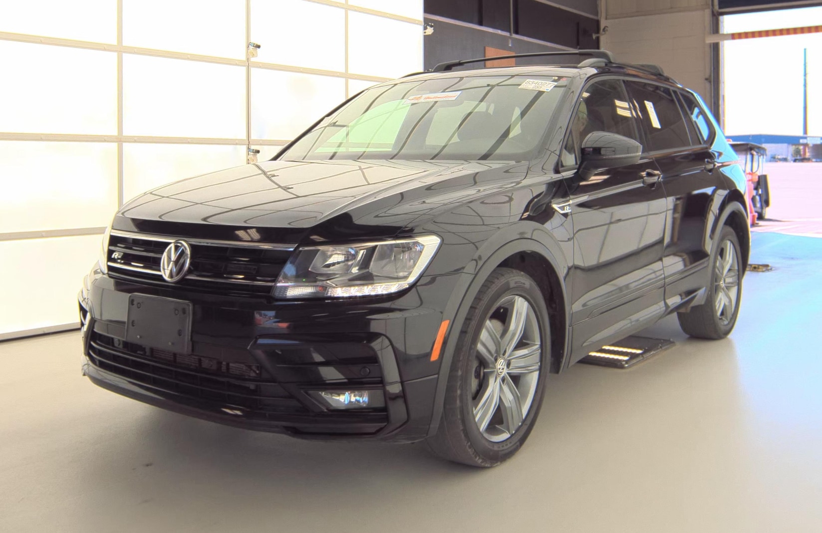 2020 Volkswagen Tiguan 2.0T SE R-Line Black 4WD's photo