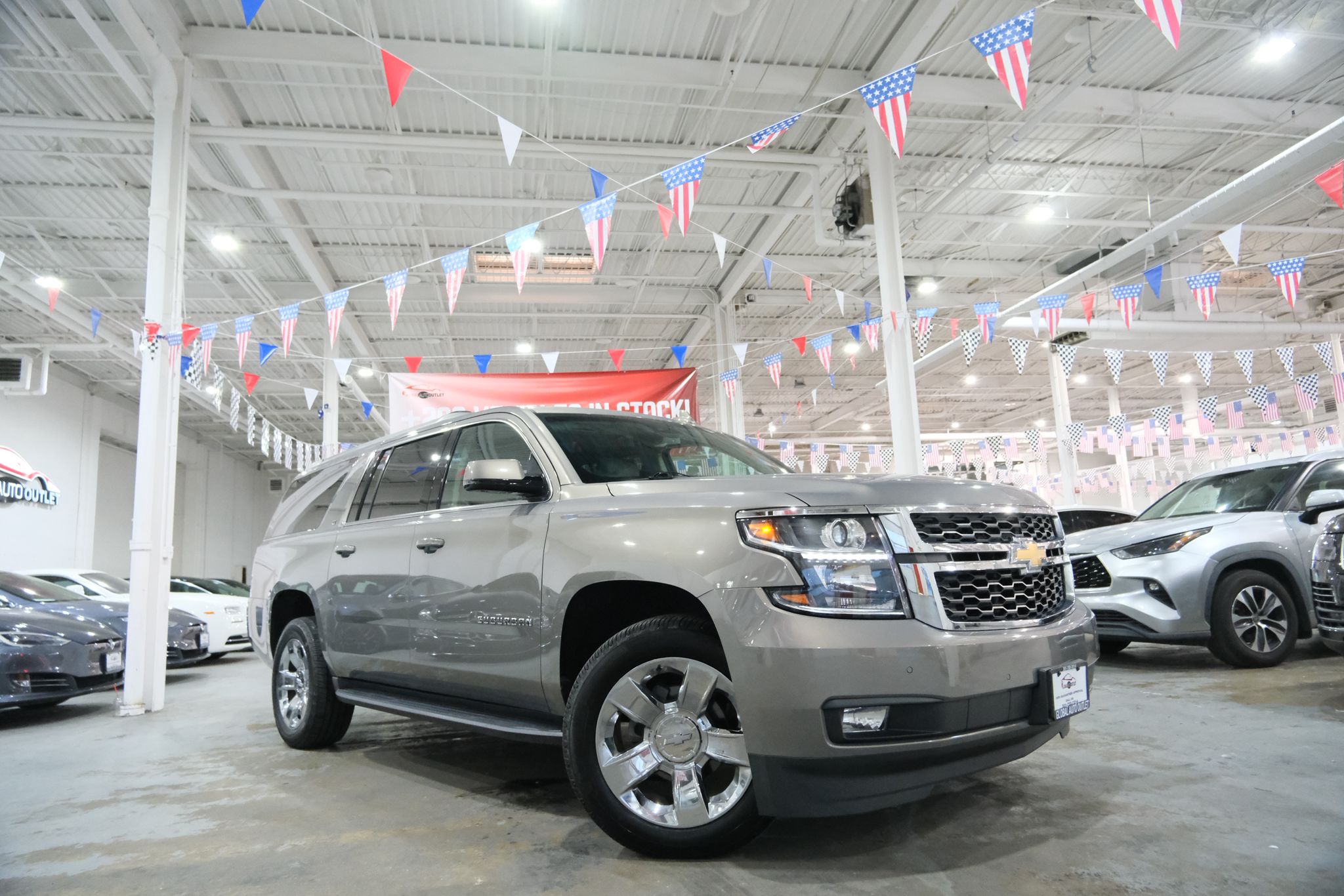 2019 Chevrolet Suburban LT photo 2