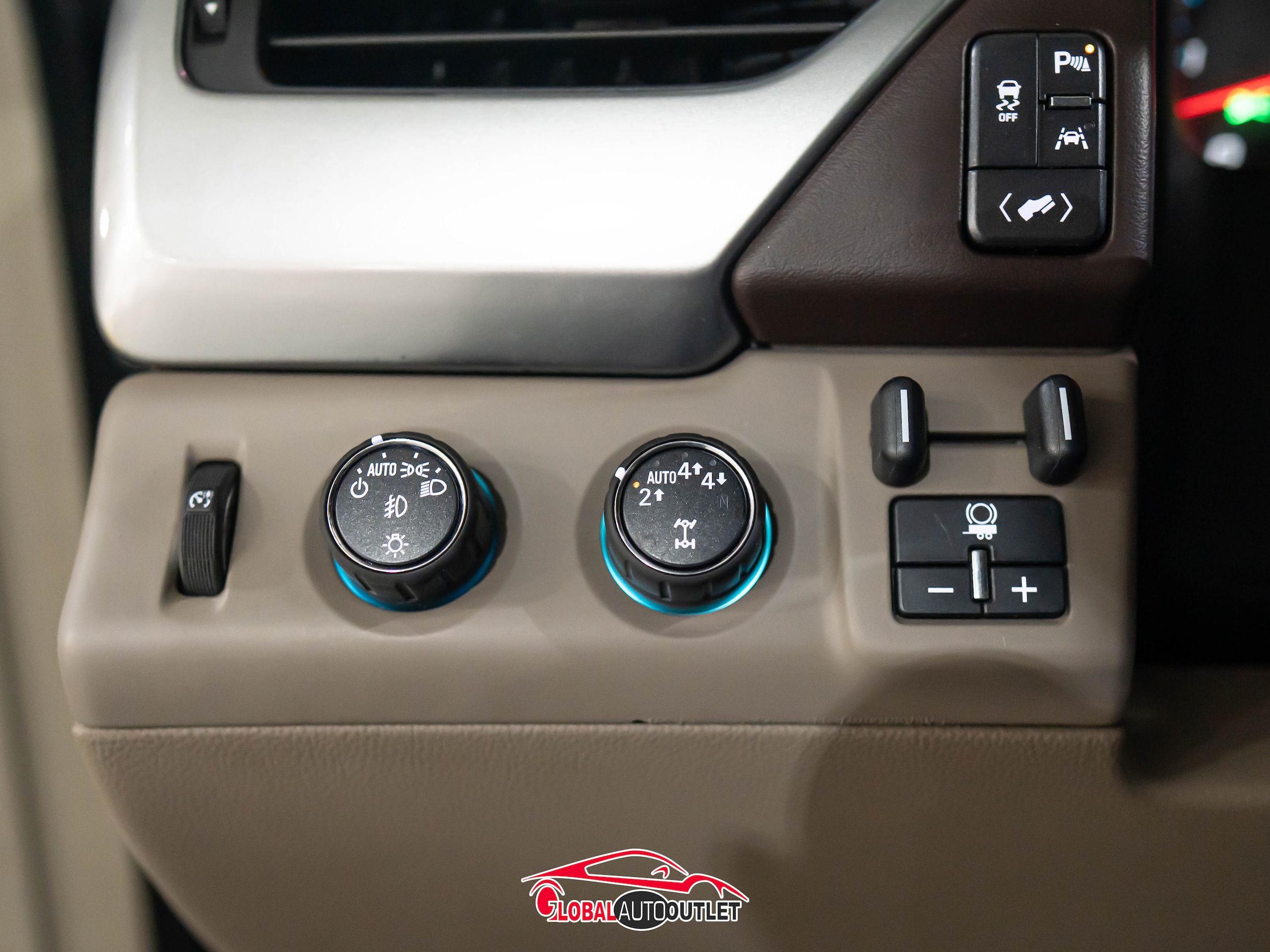 2017 Chevrolet Tahoe Premier - Photo 35