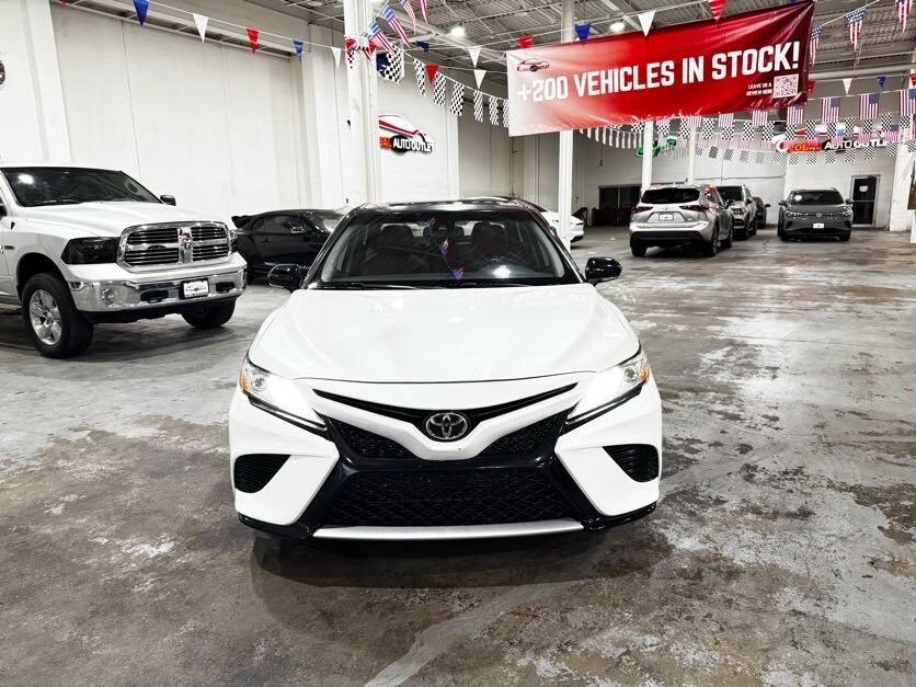2020 Toyota Camry XSE photo 3