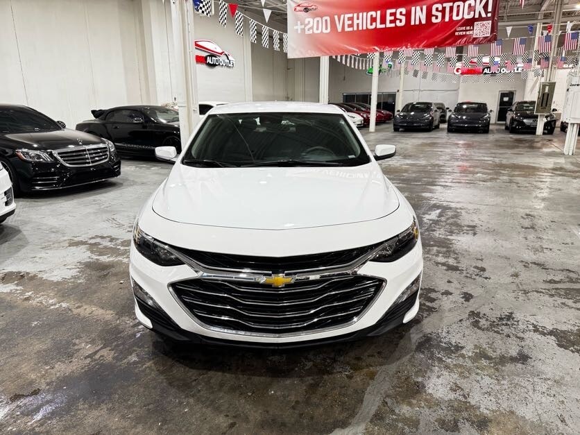 2025 Chevrolet Malibu 1LT photo 2