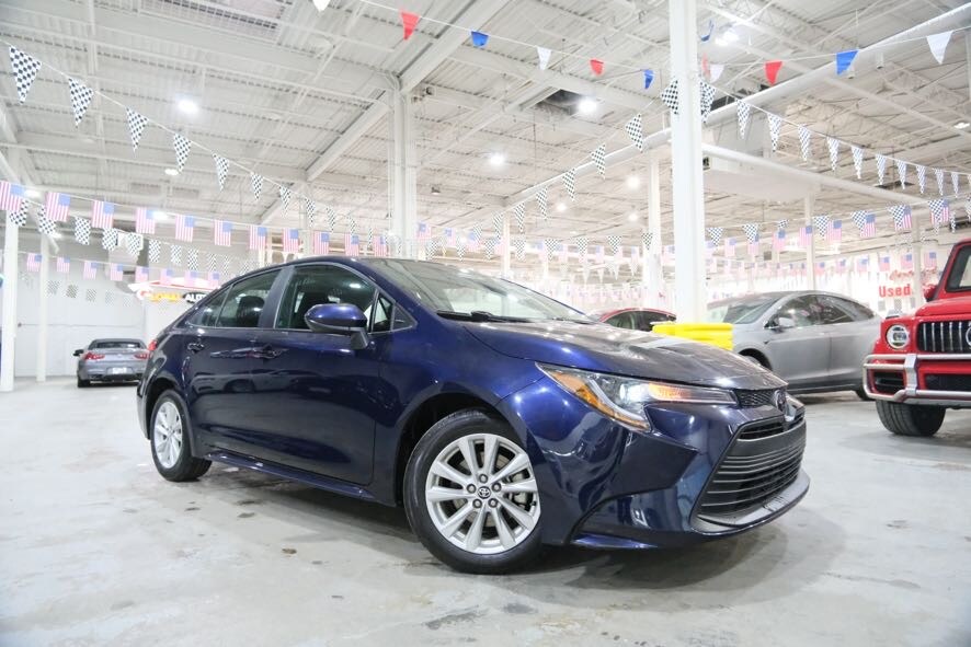 2024 Toyota Corolla LE photo 2