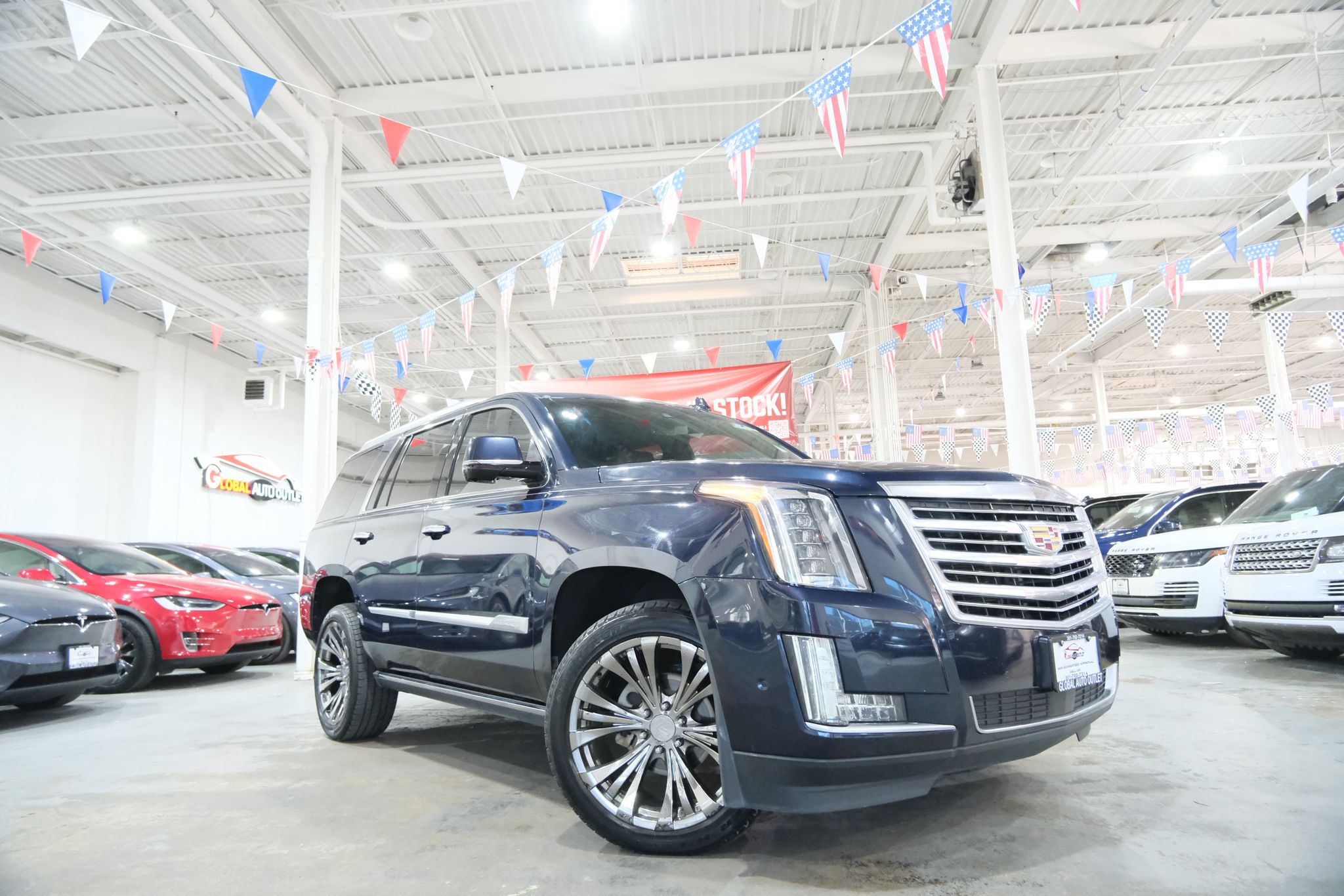 2017 Cadillac Escalade Platinum photo 2