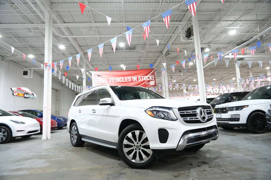 2018 Mercedes Benz GLS 450 4MATIC photo 2