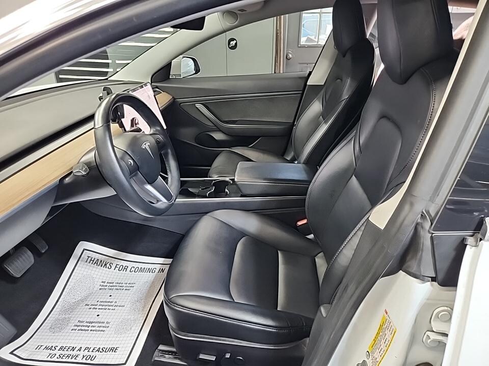 2019 Tesla Model 3 Standard Range Plus photo 3