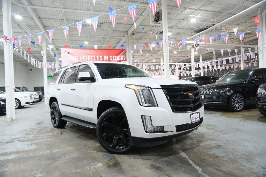 2019 Cadillac Escalade Luxury photo 2