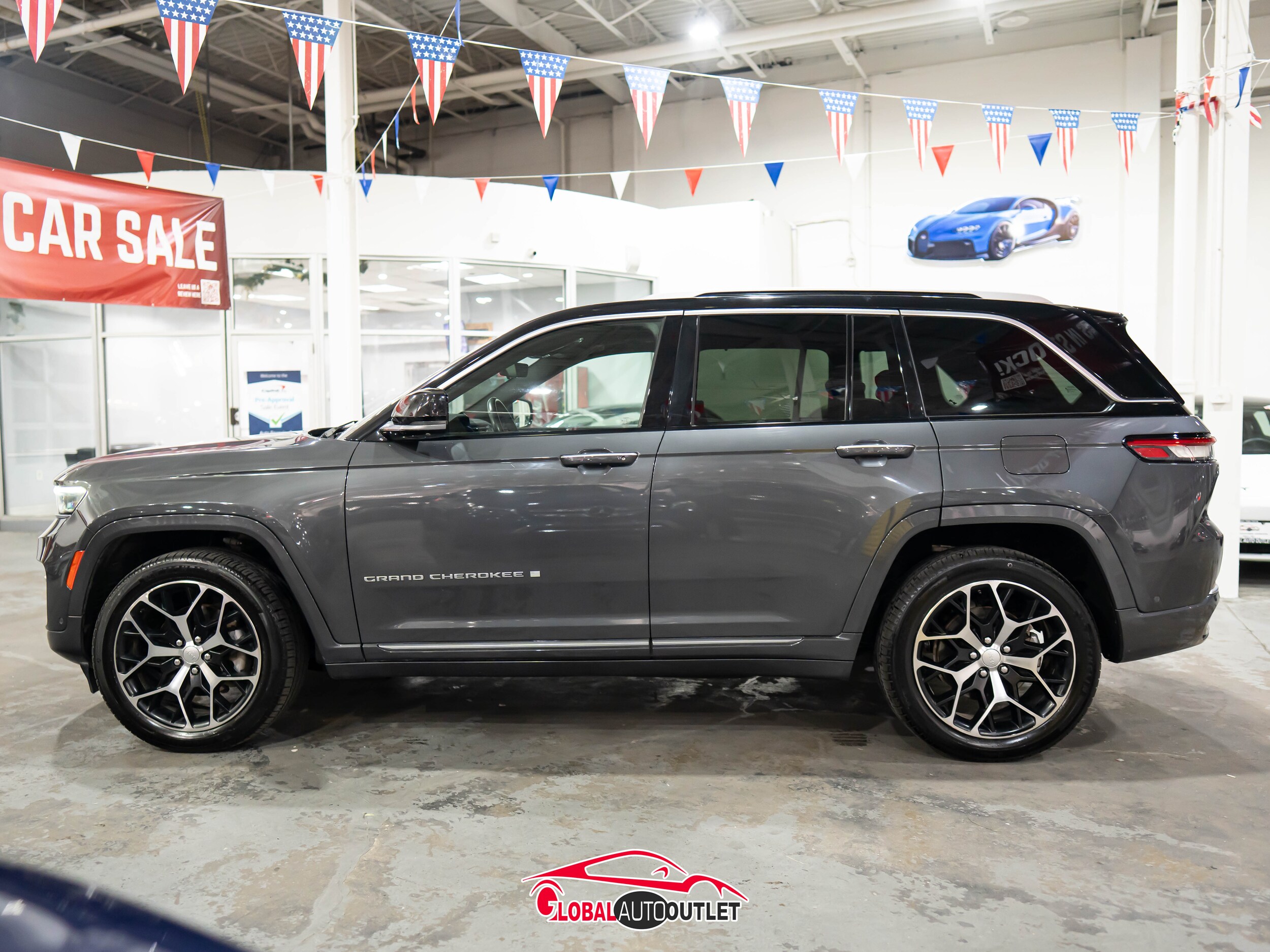 2022 Jeep Grand Cherokee Summit Reserve photo 3