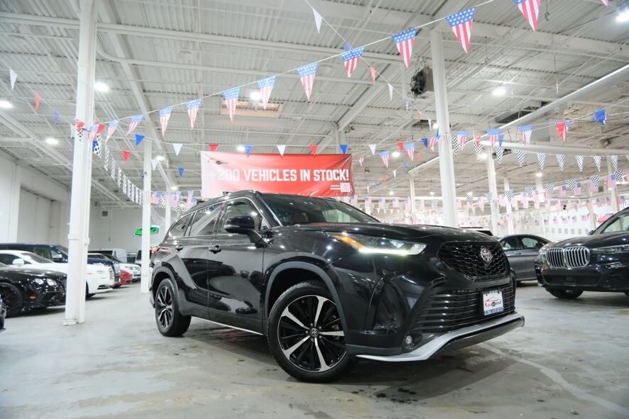 2021 Toyota Highlander XSE photo 2