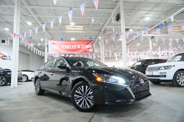 2025 Nissan Altima SV photo 2