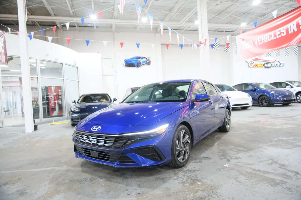 2025 Hyundai Elantra Limited photo 4