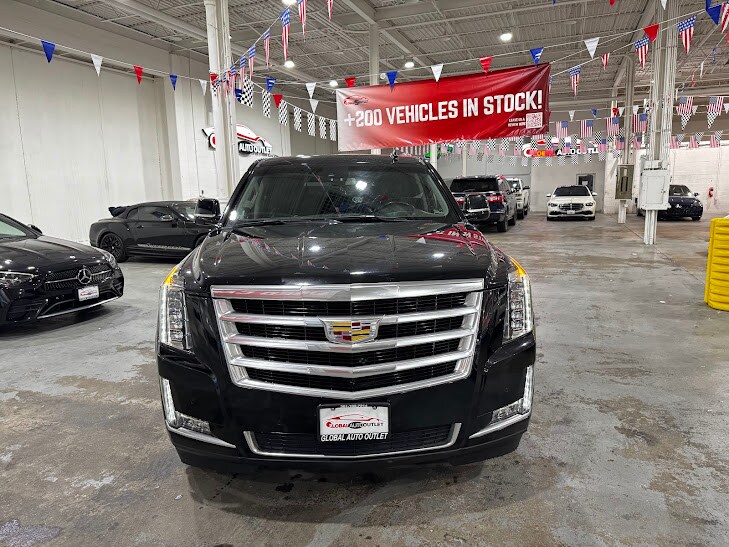 2018 Cadillac Escalade ESV Luxury photo 3
