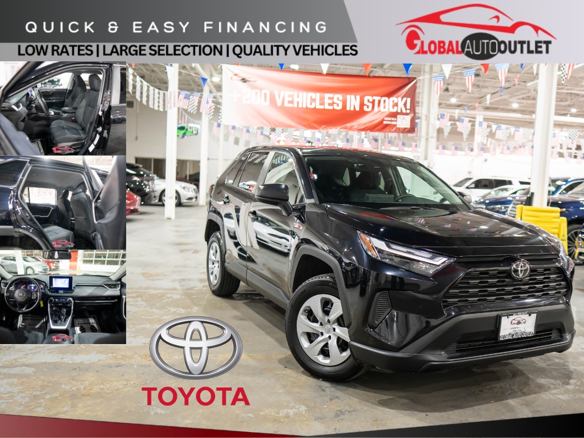 2024 Toyota RAV4 LE's photo