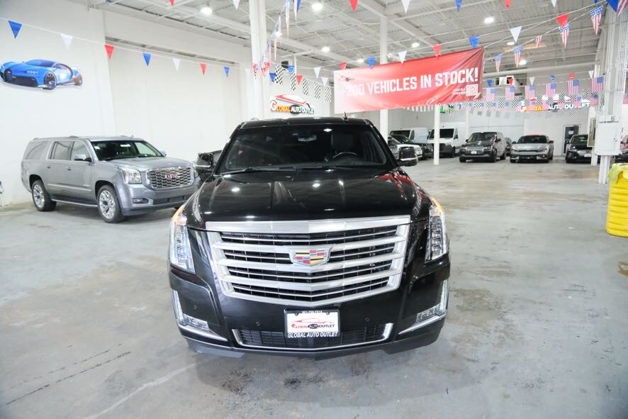 2017 Cadillac Escalade ESV Platinum photo 2