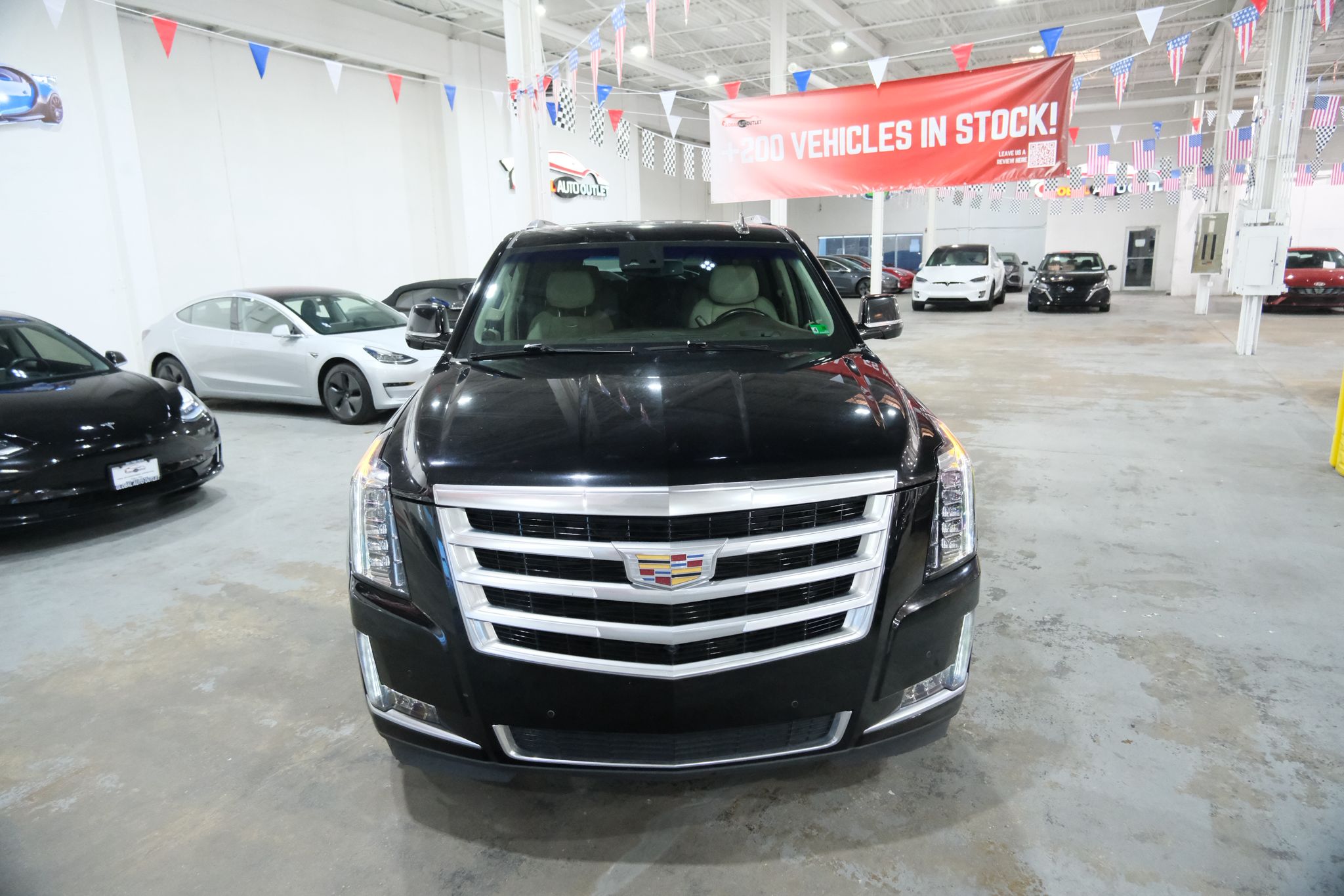 2016 Cadillac Escalade Luxury photo 2