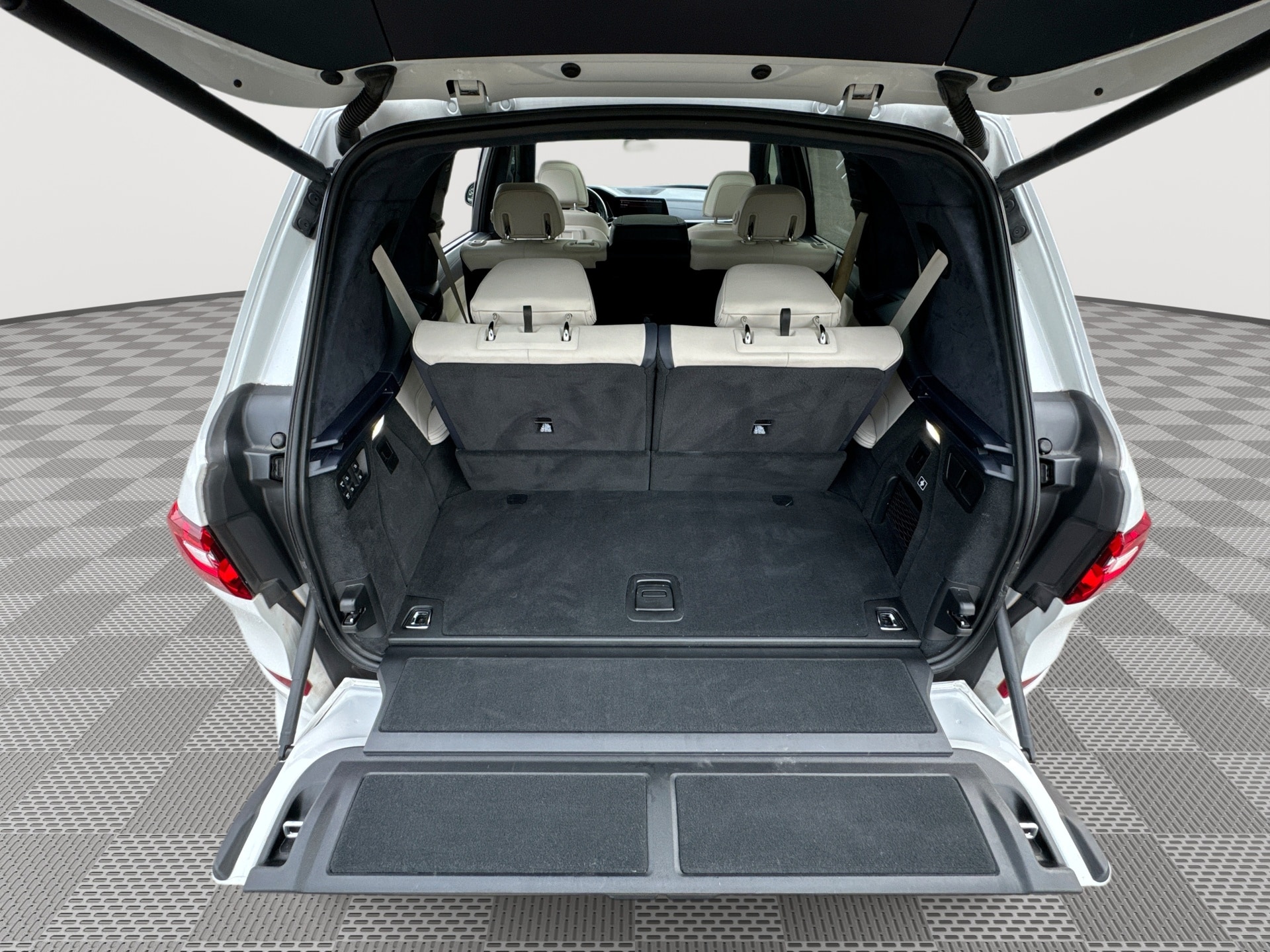 2021 BMW X7 M50i - Photo 22